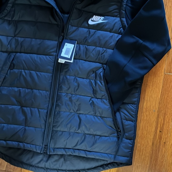 NIKE MENS XL. ZONED INSULATION JACKET BLACK with hood.  NWT - Picture 5 of 9